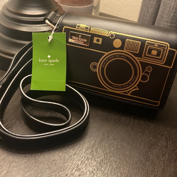 kate spade Handbags - NWT kate spade Gwen camera bag lemon street novelty bag